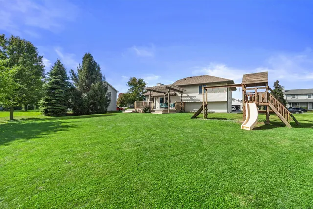 $399,900 | 10150 South Windsor Drive, Oak Creek, WI 53154