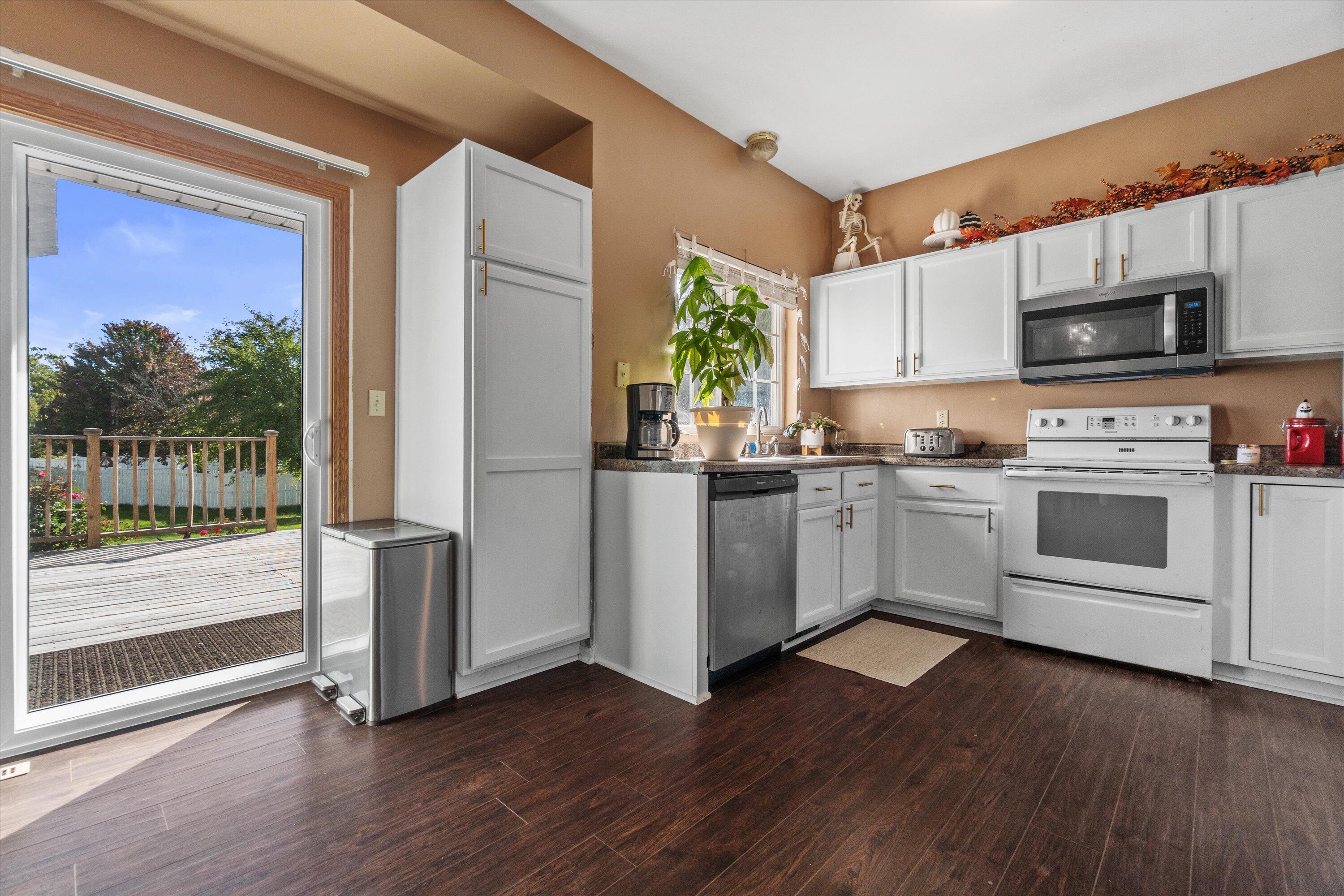 10150 South Windsor Drive Oak Creek, WI 53154 - Photo 6 of 41 17-DSC00773