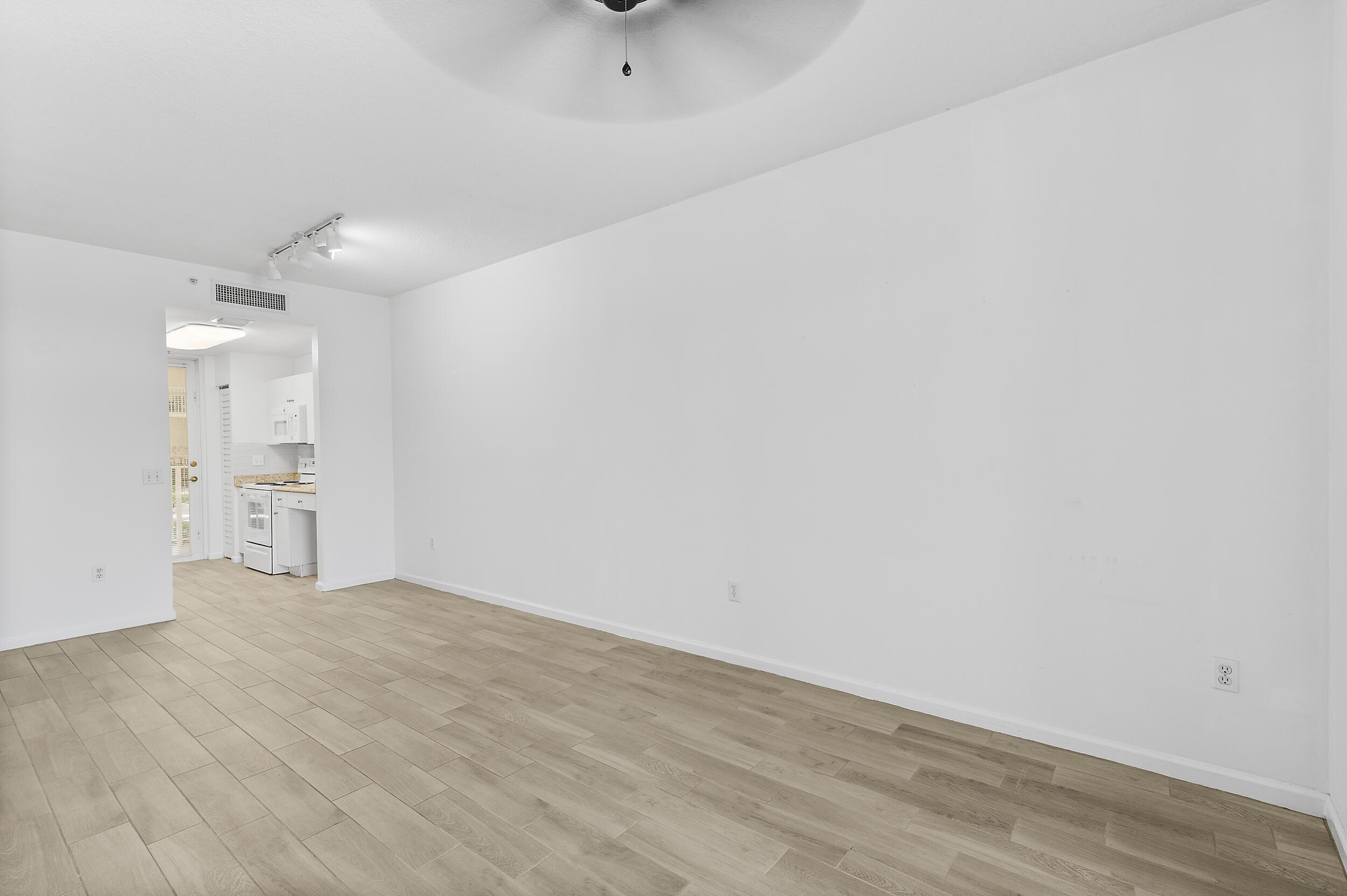 4784 Central Boulevard, Unit 12 Jupiter, FL 33458 - Photo 2 of 24 dsc_5322