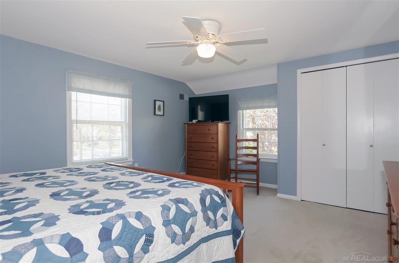 1555 Fairholme Road Grosse Pointe, MI 48236 - Photo 27 of 36 50074999-26.JPG