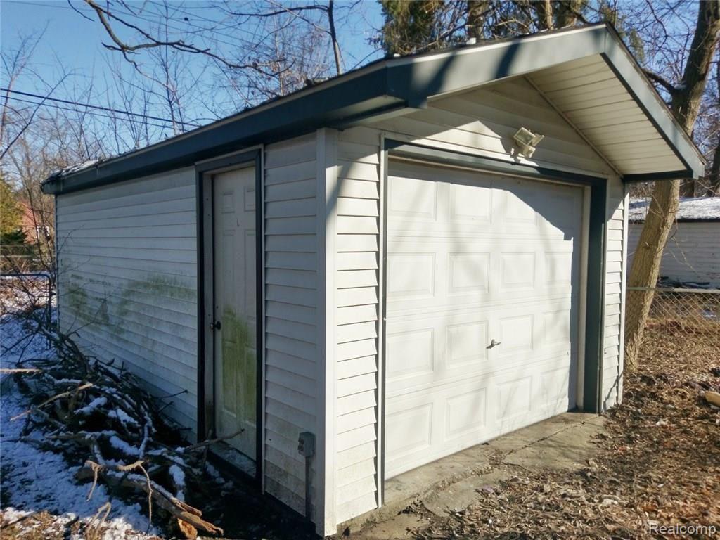 16554 Trinity Street Detroit, MI 48219 - Photo 25 of 26 Trinity (3) (Large).jpg