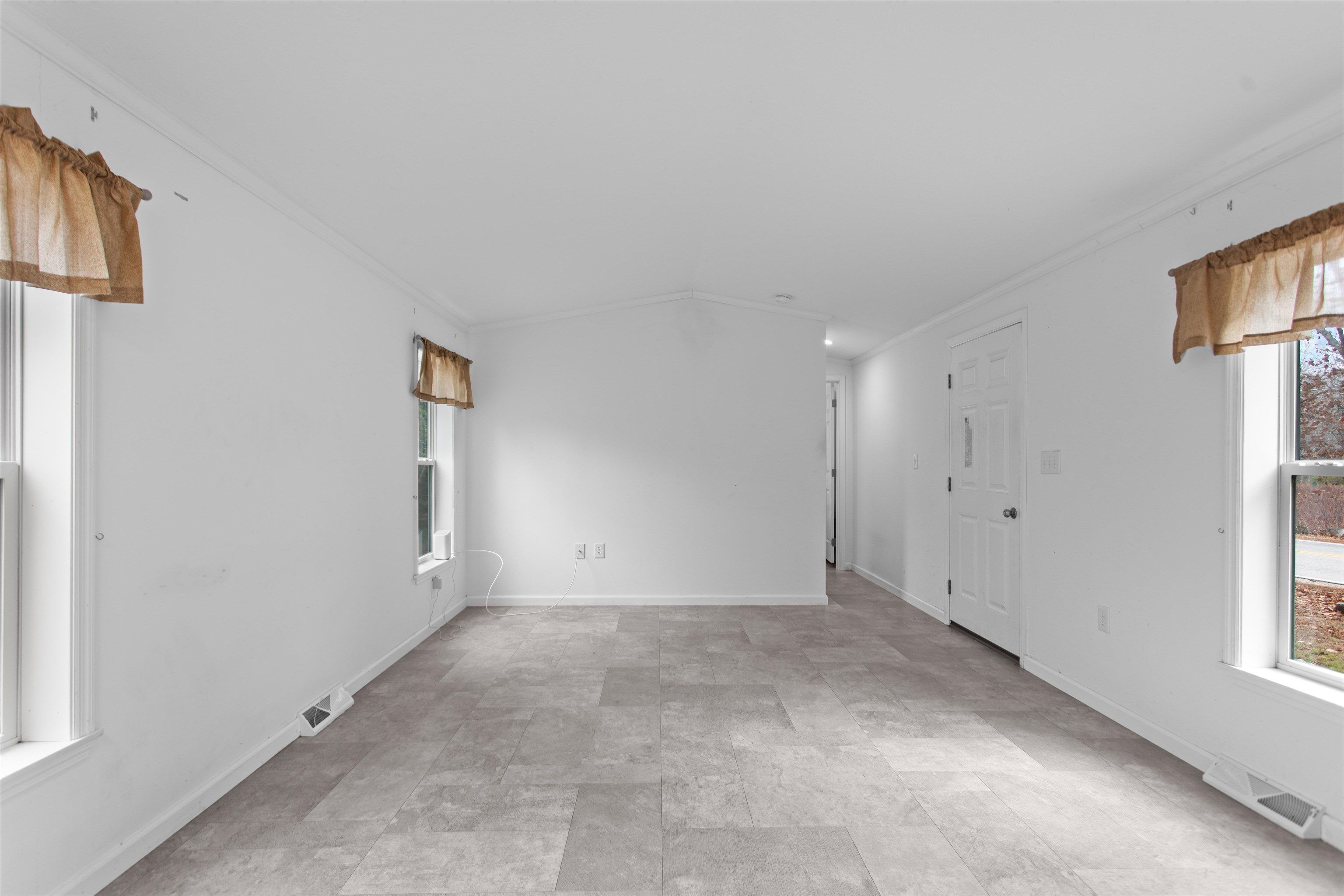 52 Little Falls Bridge Road Rochester, NH 03867 - Photo 8 of 19