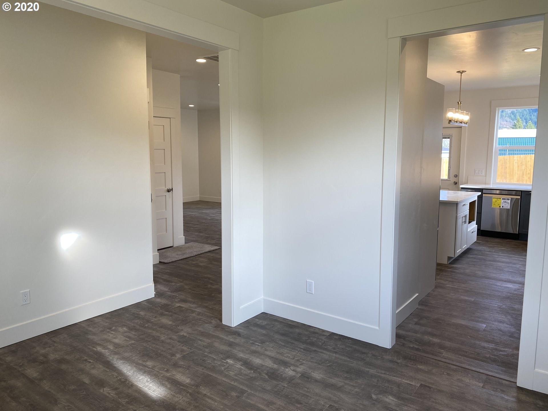 1261 Franks Road White Salmon, WA 98672 - Photo 4 of 32 Gallery Image 4