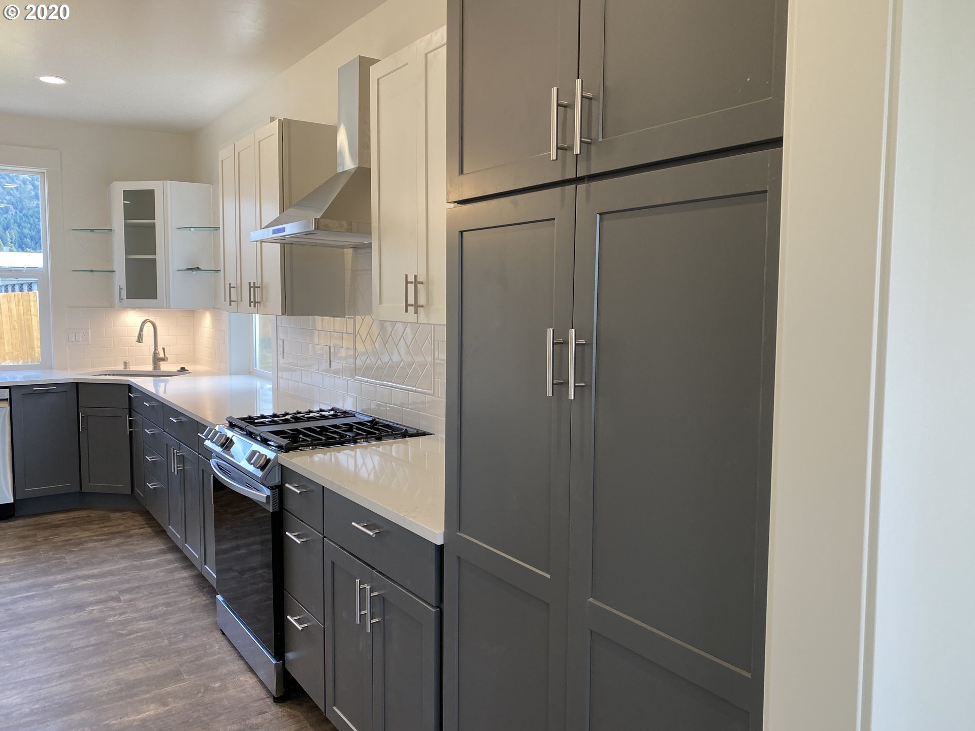 1261 Franks Road White Salmon, WA 98672 - Photo 5 of 32 Gallery Image 5