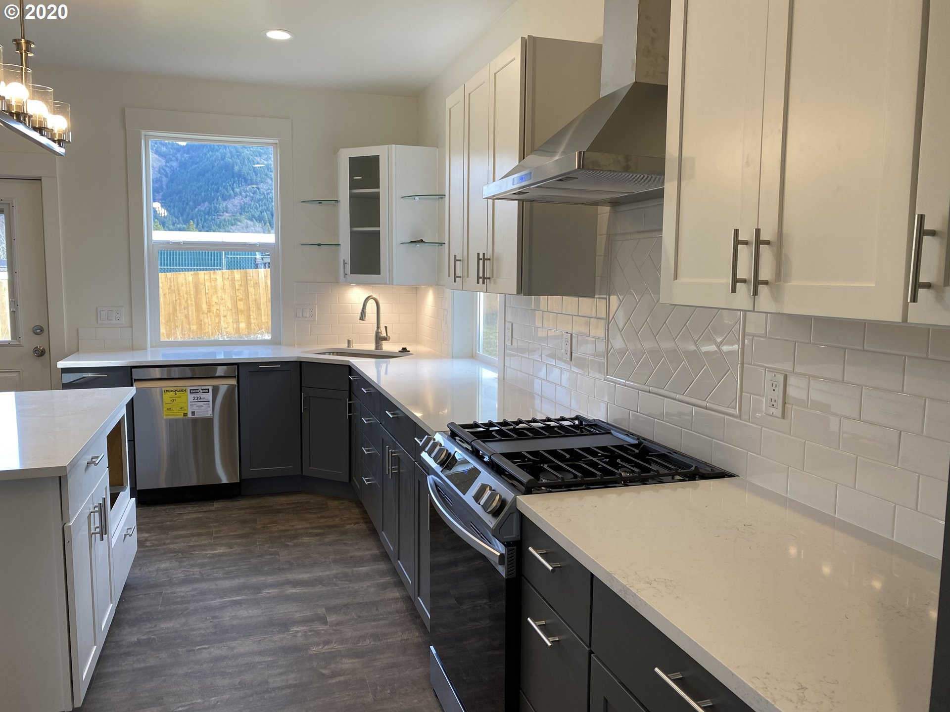 1261 Franks Road White Salmon, WA 98672 - Photo 6 of 32 Gallery Image 6