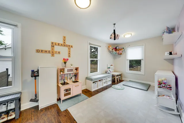 $499,000 | 1107 East Prairie Avenue, Des Plaines, IL 60016