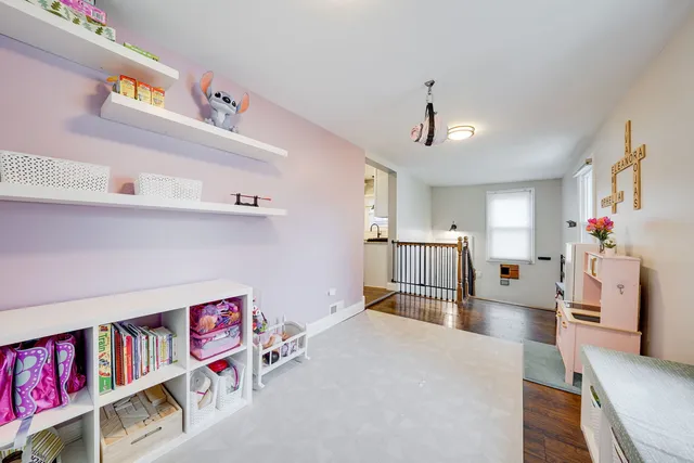 $499,000 | 1107 East Prairie Avenue, Des Plaines, IL 60016