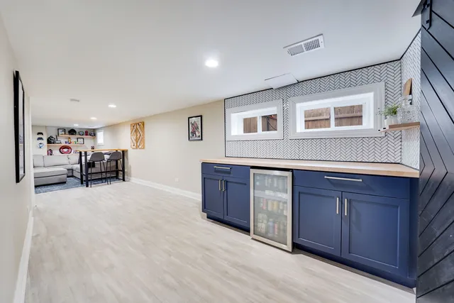 $499,000 | 1107 East Prairie Avenue, Des Plaines, IL 60016