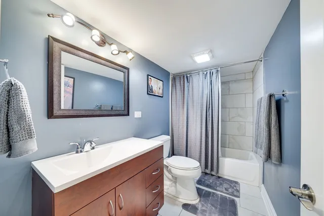 $499,000 | 1107 East Prairie Avenue, Des Plaines, IL 60016