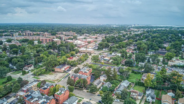 $499,000 | 1107 East Prairie Avenue, Des Plaines, IL 60016