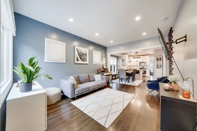 $499,000 | 1107 East Prairie Avenue, Des Plaines, IL 60016