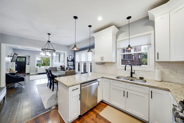 $499,000 | 1107 East Prairie Avenue, Des Plaines, IL 60016