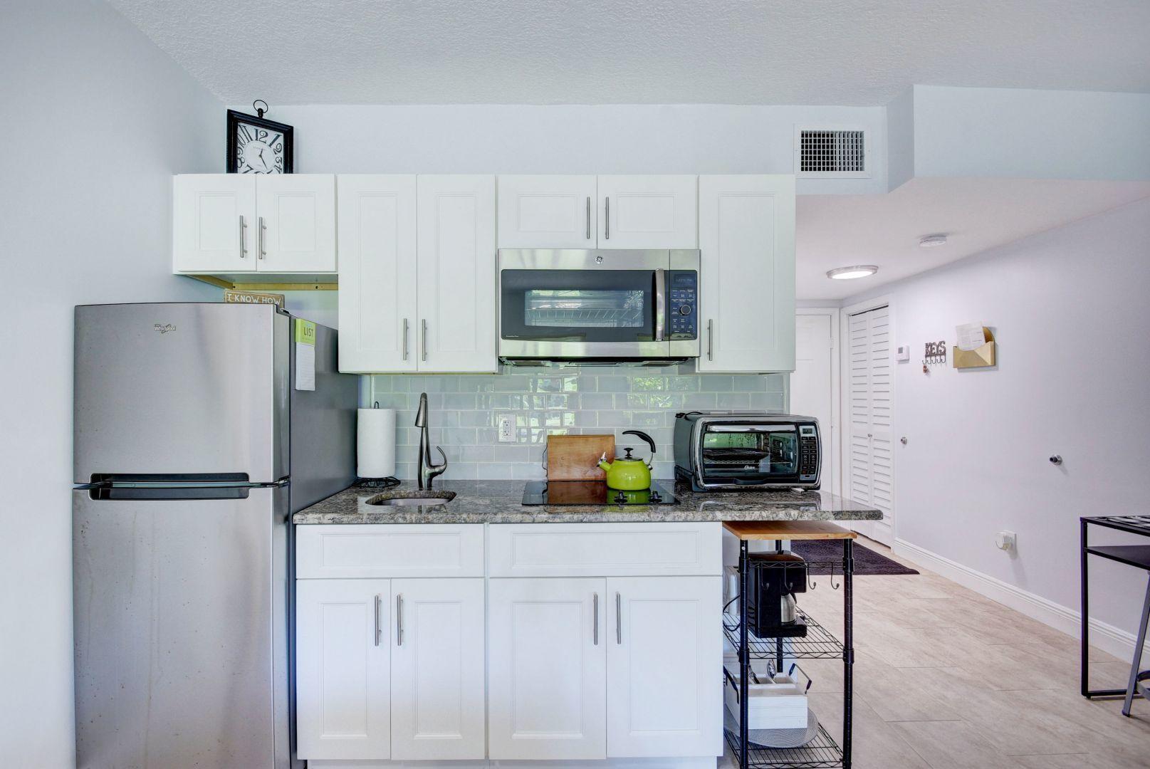 13334 Polo Club Road, Unit 247 Wellington, FL 33414 - Photo 5 of 15 Efficiency Kitchen