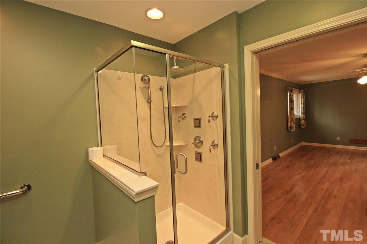 4820 Kilkenny Place Raleigh, NC 27612 - Photo 17 of 30 Gallery Image 17