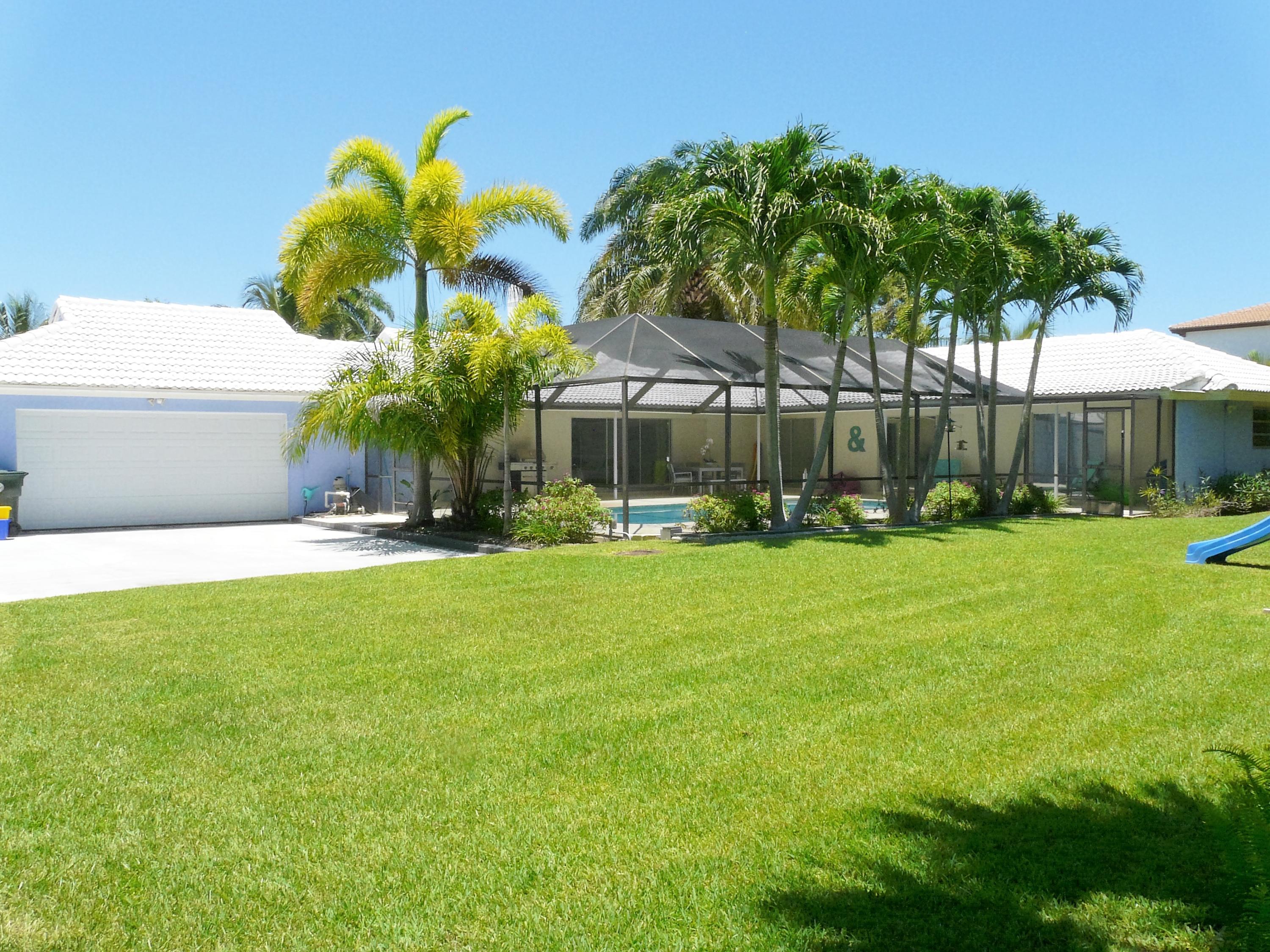1120 Southwest 15th Street Boca Raton, FL 33486 - Photo 15 of 32 a view of a garden