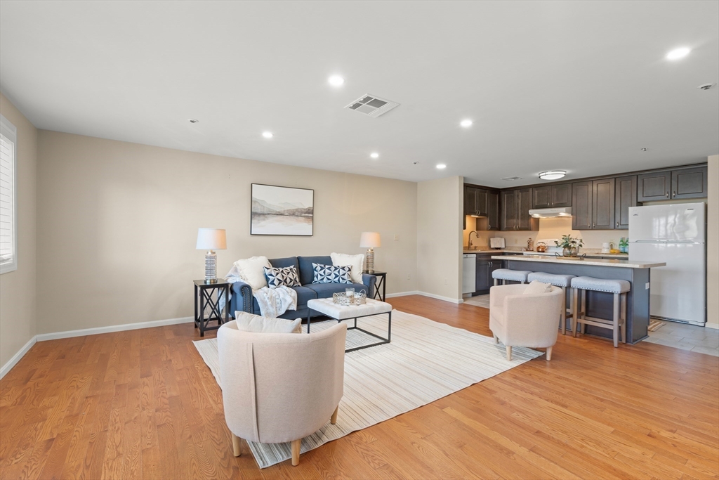 38 Dunham Road, Unit 204 Beverly, MA 01915 - Photo 8 of 27