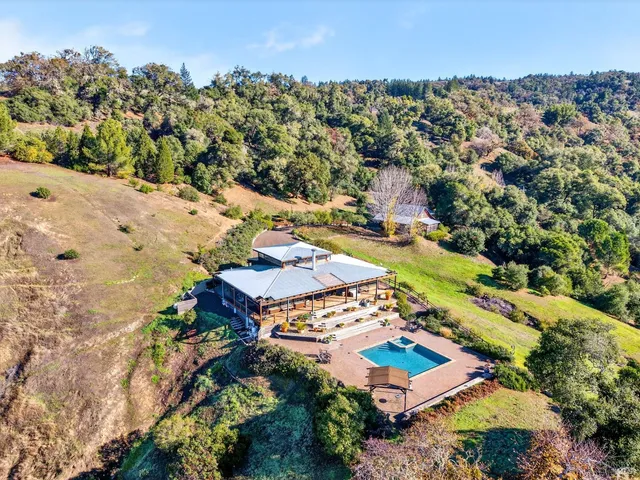 $2,500,000 | 17350 Deer Meadows Road, Boonville, CA 95415