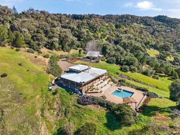 $2,500,000 | 17350 Deer Meadows Road, Boonville, CA 95415