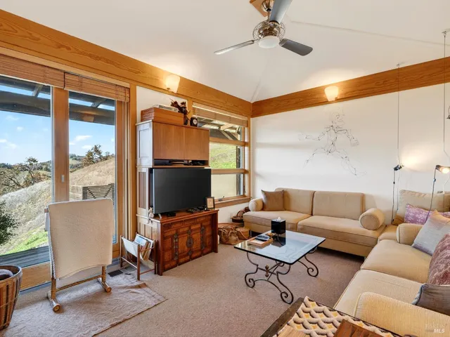 $2,500,000 | 17350 Deer Meadows Road, Boonville, CA 95415