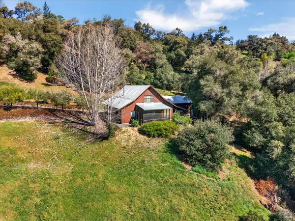 $2,500,000 | 17350 Deer Meadows Road, Boonville, CA 95415