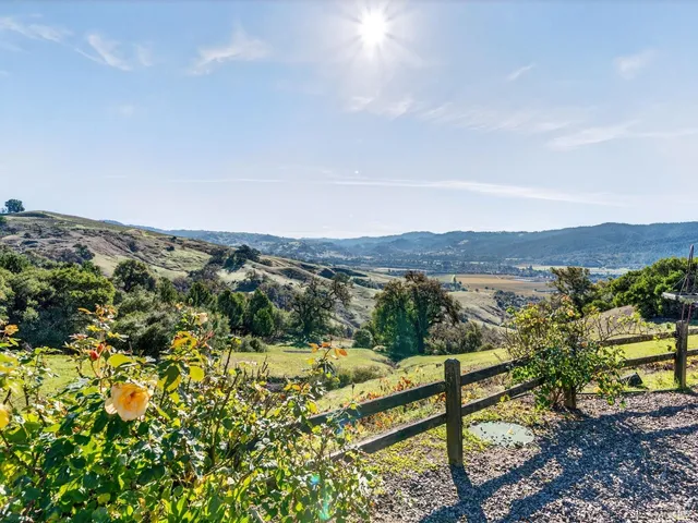 $2,500,000 | 17350 Deer Meadows Road, Boonville, CA 95415
