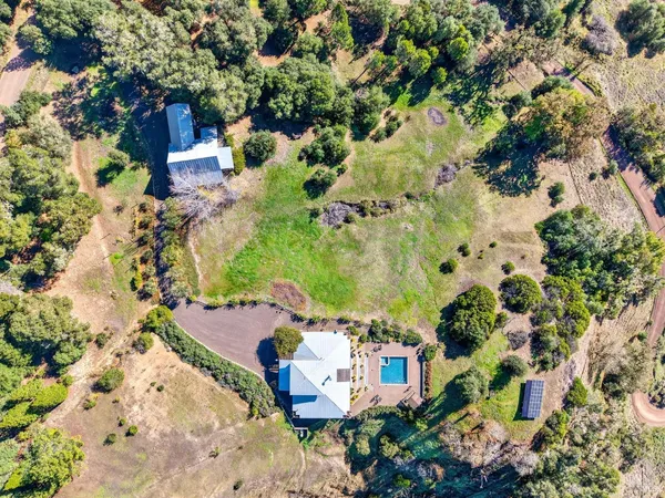 $2,500,000 | 17350 Deer Meadows Road, Boonville, CA 95415