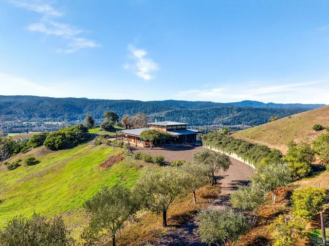 $2,500,000 | 17350 Deer Meadows Road, Boonville, CA 95415