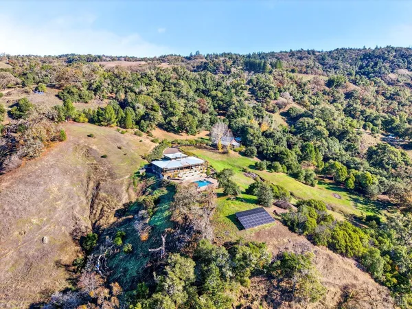$2,500,000 | 17350 Deer Meadows Road, Boonville, CA 95415