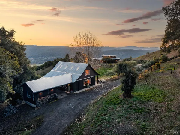 $2,500,000 | 17350 Deer Meadows Road, Boonville, CA 95415