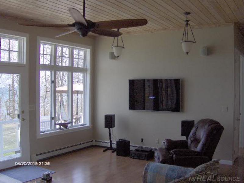 6205 Lakeshore Road Lexington, MI 48450 - Photo 7 of 14 31245328-6.JPG