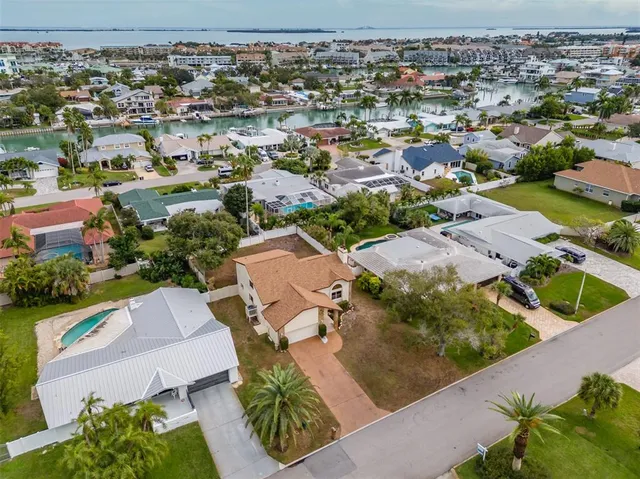 $650,000 | 337 7th Avenue North, Tierra Verde, FL 33715