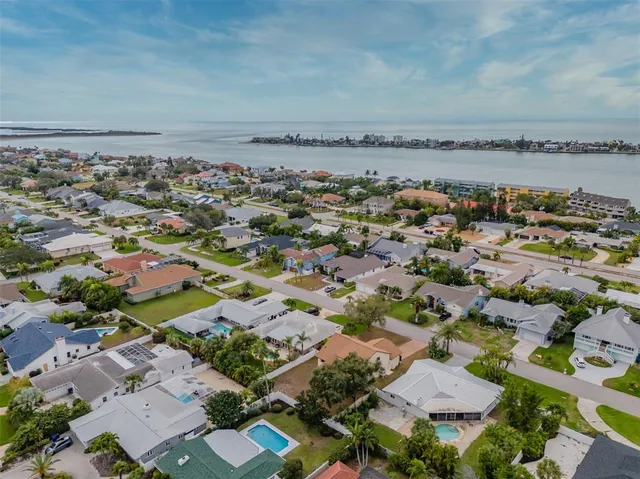 $650,000 | 337 7th Avenue North, Tierra Verde, FL 33715