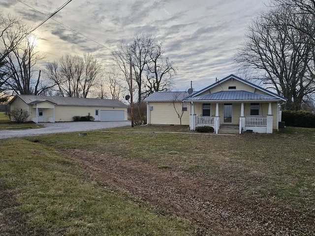 $207,500 | 793 County Road 635, Wayne City, IL 62895