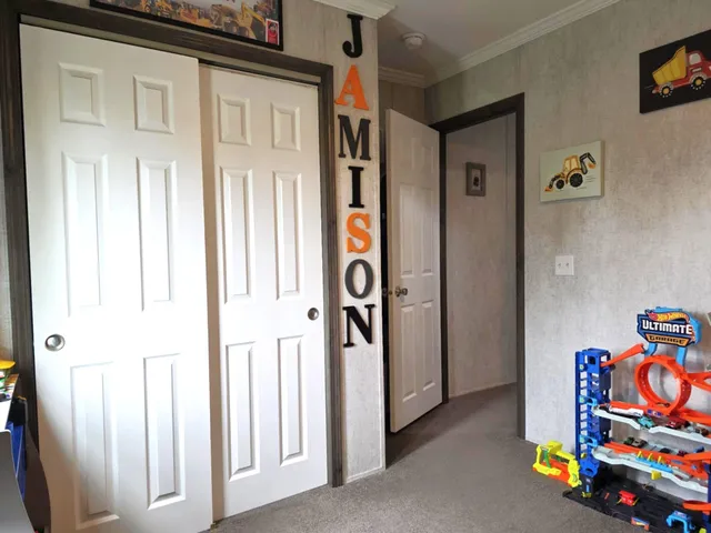 $159,900 | 14 Hilltop Manor Mobile Home Park, Littleton, NH 03561