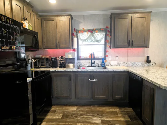 $159,900 | 14 Hilltop Manor Mobile Home Park, Littleton, NH 03561