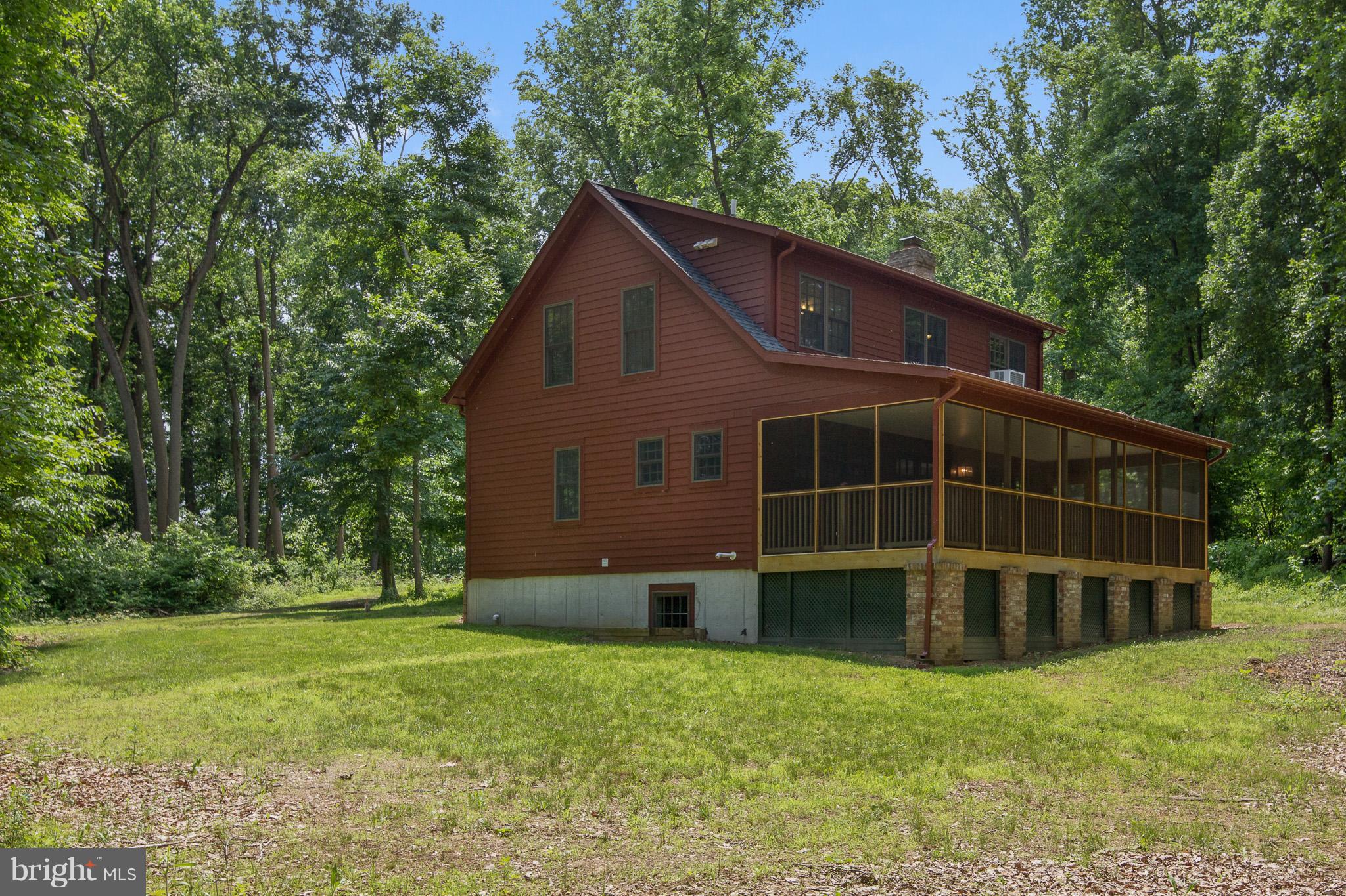 191 Middleneck Road Warwick, MD 21912 - Photo 12 of 30 Exterior Rear with the 31'x12' screened porch