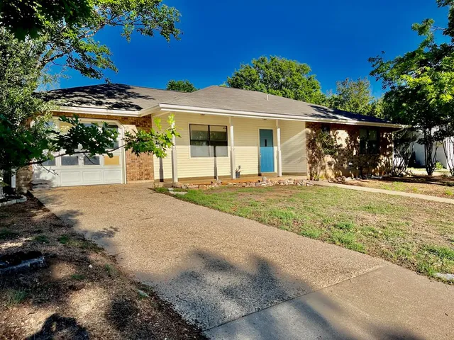 a view of a outdoor space