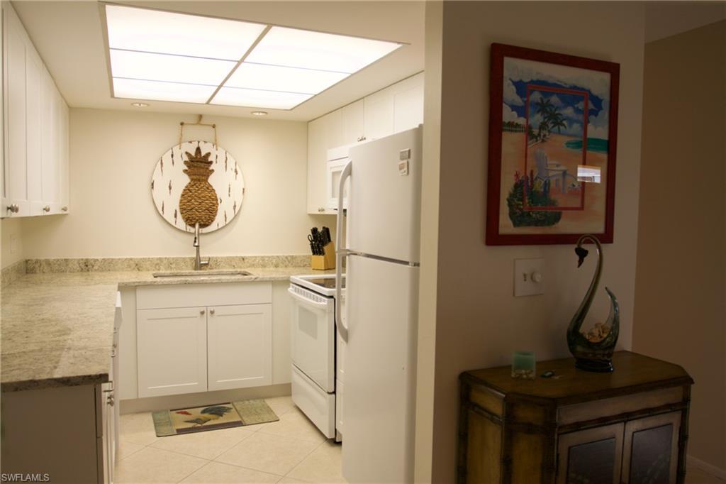 116 Harrison Road, Unit N2 Naples, FL 34112 - Photo 6 of 24 Kitchen