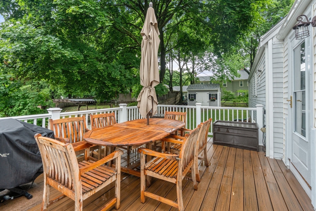 29 Laurel Road Norwood, MA 02062 - Photo 27 of 32 Gallery Image 27
