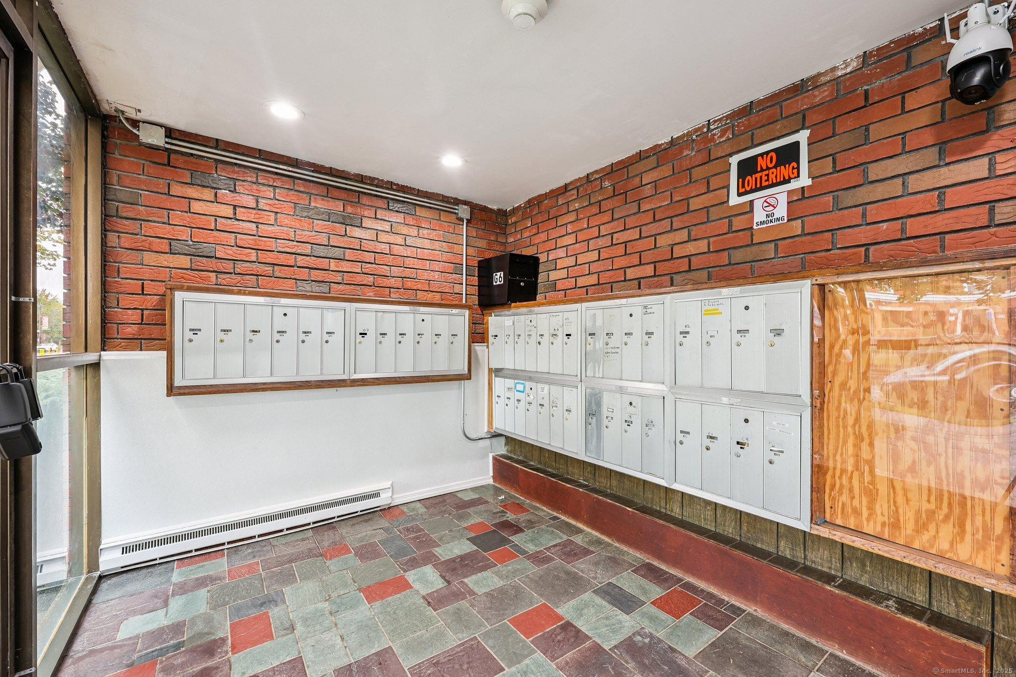 356 Franklin Avenue, Unit A4 Hartford, CT 06114 - Photo 19 of 21 a view of a garage