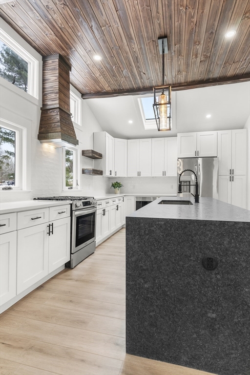 8 Travis Road Holliston, MA 01746 - Photo 6 of 35 Gallery Image 6