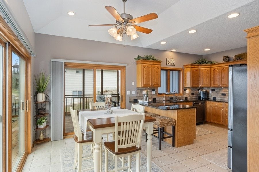 3970 Roberts Ridge Northeast Iowa City, IA 52240 - Photo 11 of 39 Gallery Image 11