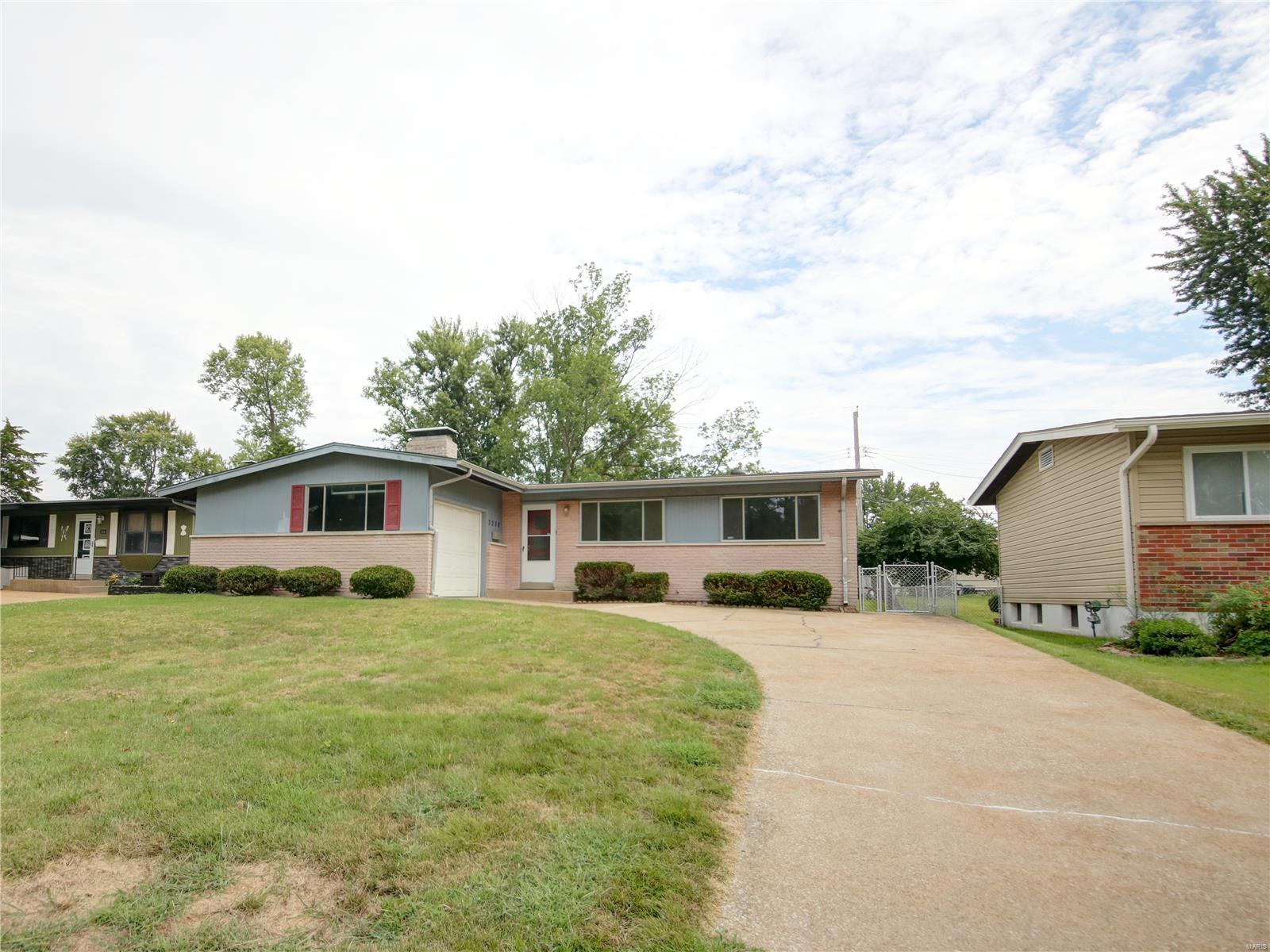 3330 Cavan Drive St. Ann, MO 63074 - Photo 2 of 15