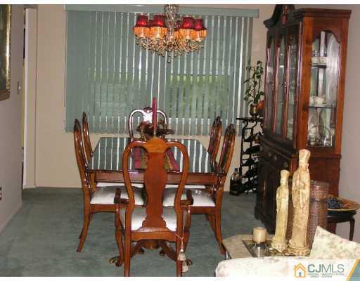 162 Winding Road Iselin, NJ 08830 - Photo 4 of 8 Gallery Image 4