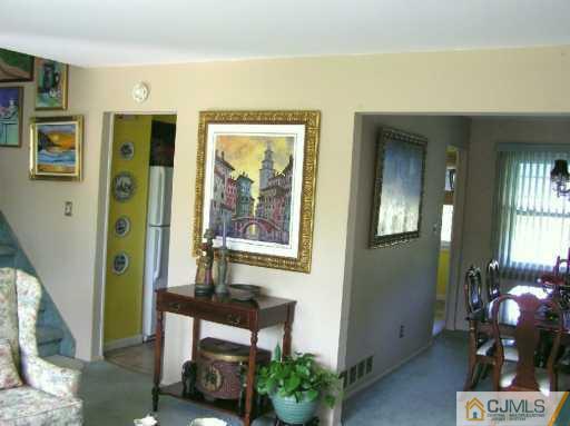 162 Winding Road Iselin, NJ 08830 - Photo 6 of 8 Gallery Image 6