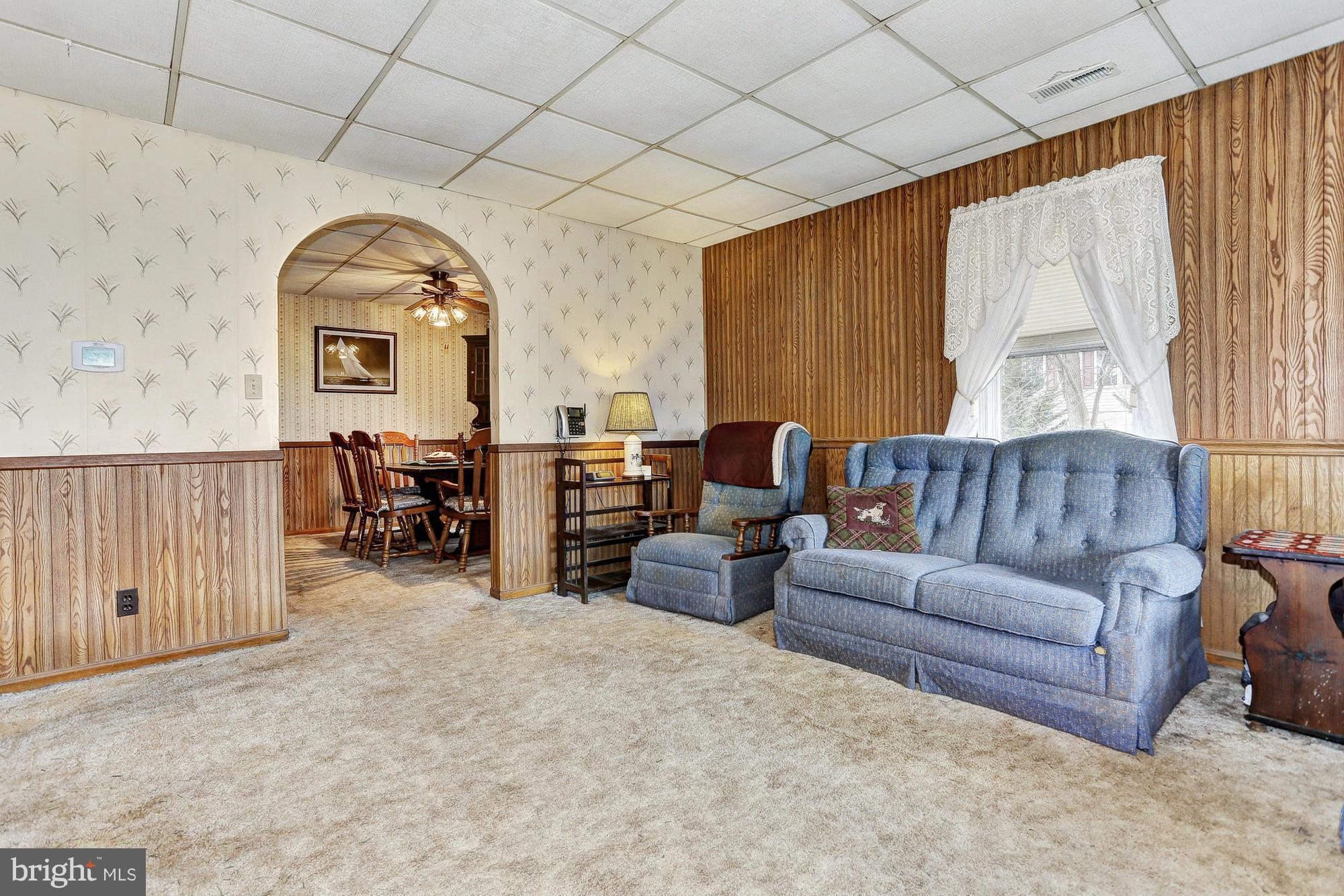 929 Bowleys Quarters Road Baltimore, MD 21220 - Photo 6 of 18 Living Room