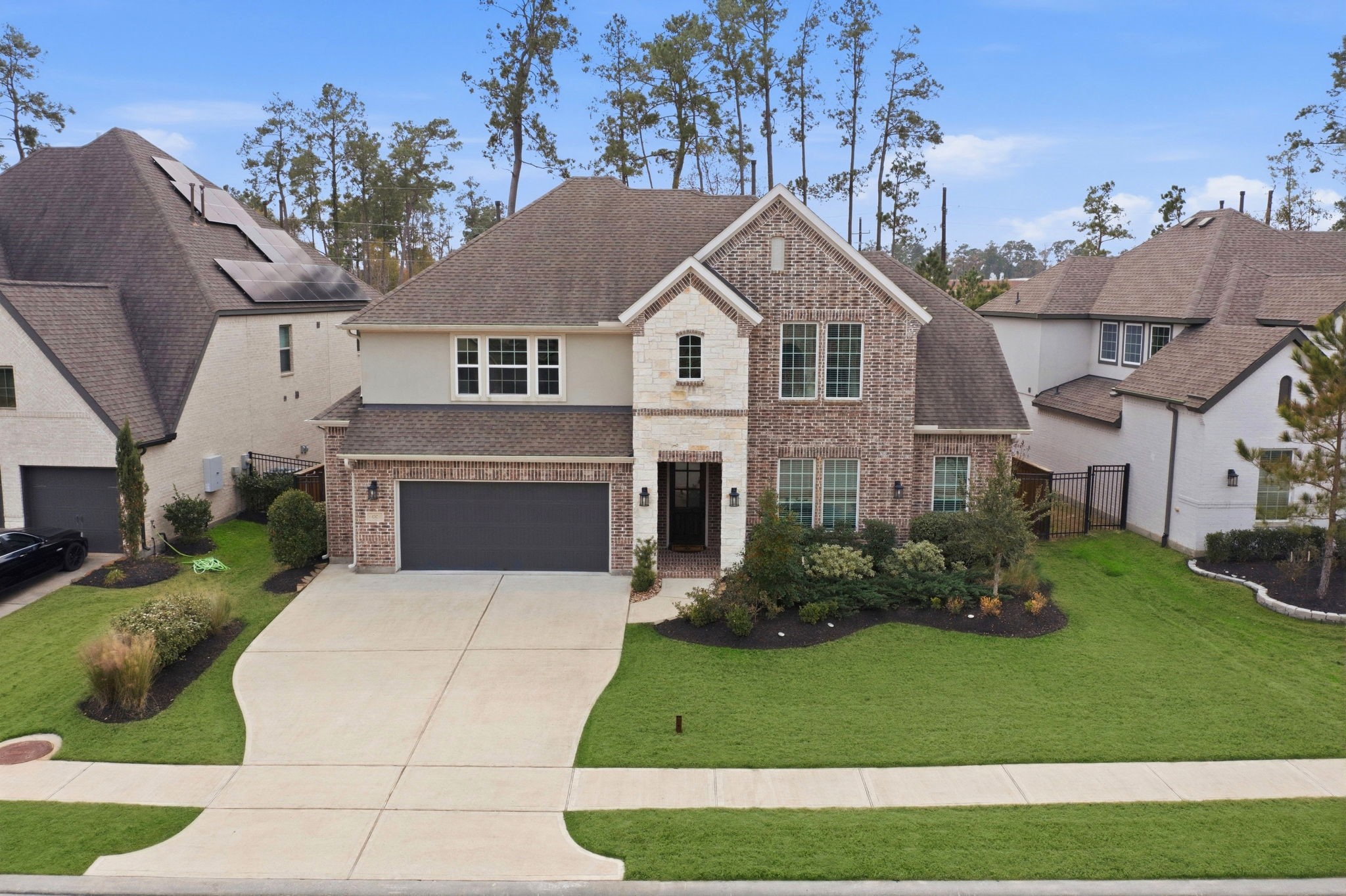 Impressive Toll Brothers 2 Story 4/3.5/3 with Stone and Brick Elevation on CDS Street, Abundant Master Planned Community Amenities Nearby. Come inside and take a look!
