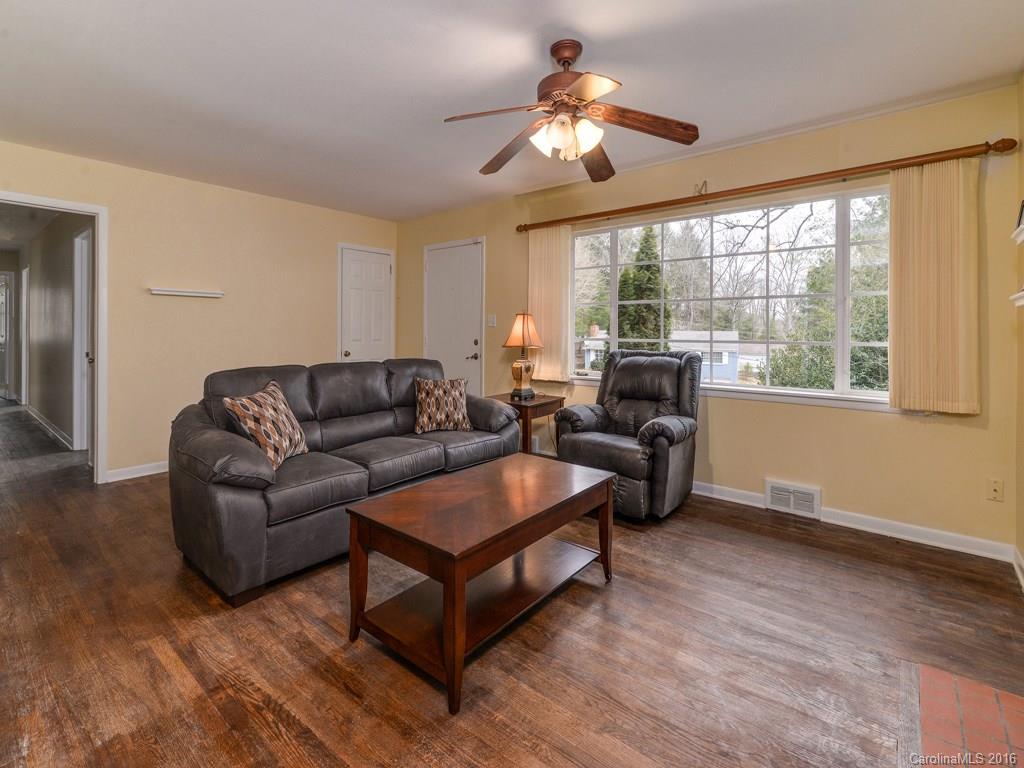 27 Clearbrook Road Asheville, NC 28805 - Photo 3 of 22 Gallery Image 3