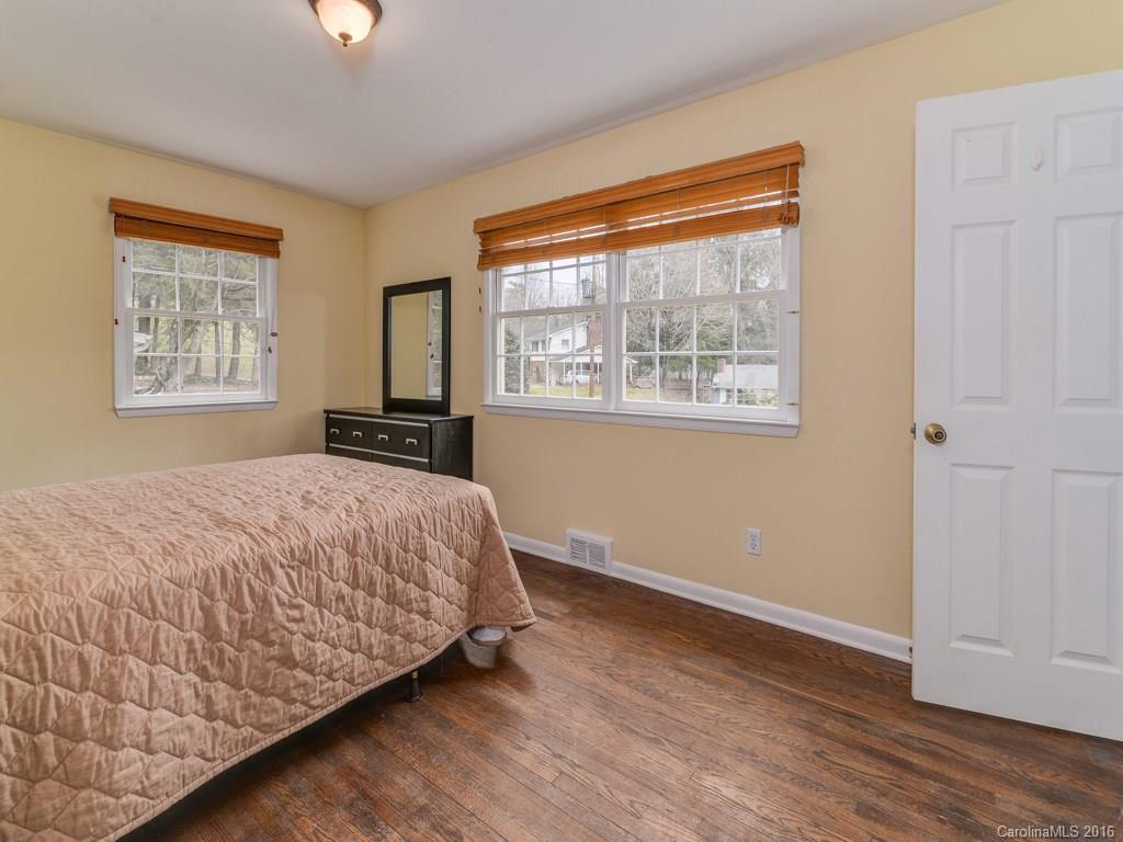 27 Clearbrook Road Asheville, NC 28805 - Photo 10 of 22 Gallery Image 10