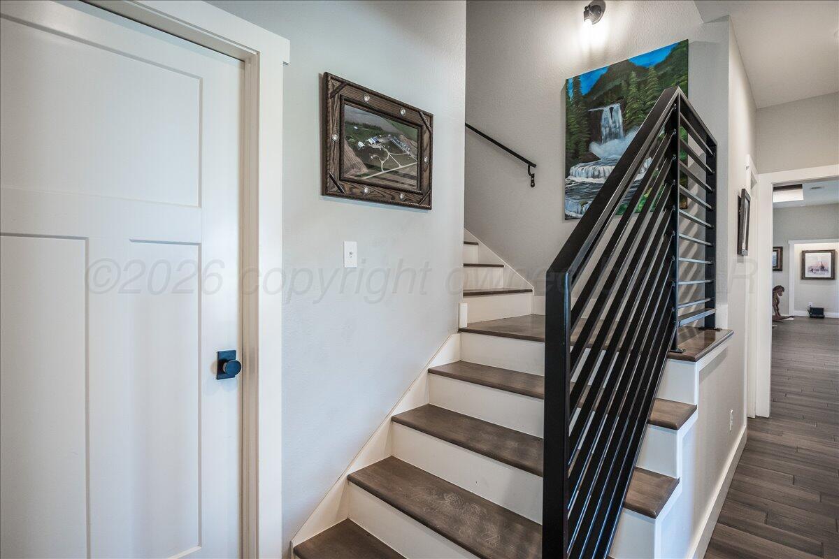 9800 Help Lane Amarillo, TX 79119 - Photo 37 of 44 Stairway